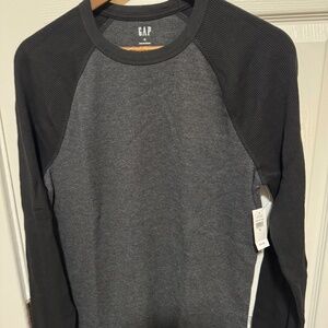 Men’s gray waffle-knit thermal shirt (Medium) | Gap